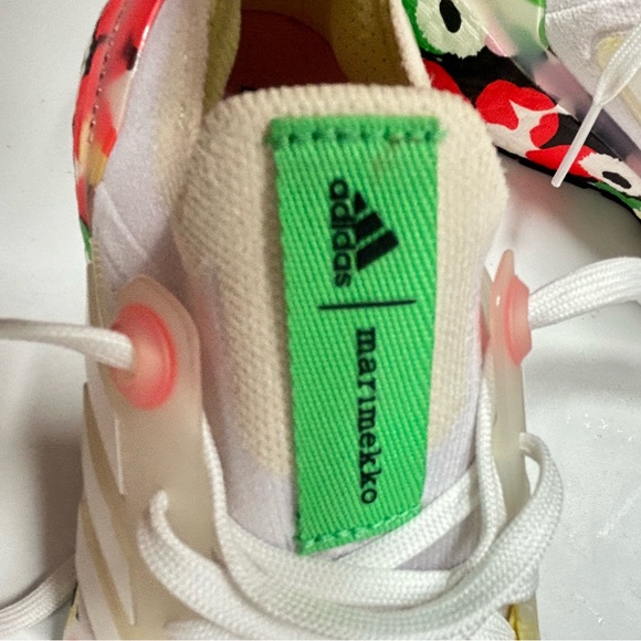 Adidas Ultraboost Sneaker Marimekko, White Floral, women’s 7.5 - Picture 6 of 7